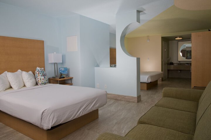 Room 35 of 46