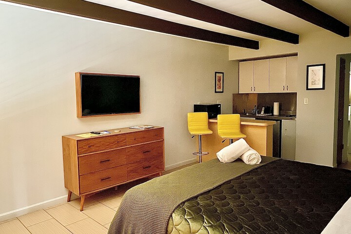 Room 30 of 85