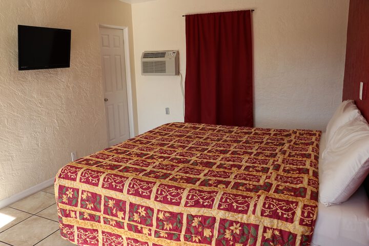 Room 23 of 38