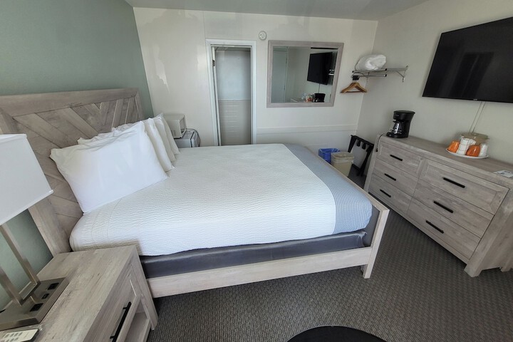Aquarius Oceanfront Inn