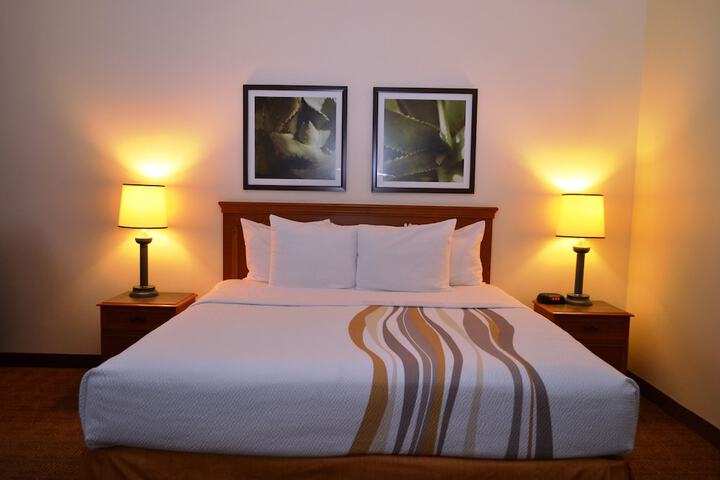 Room 21 of 28