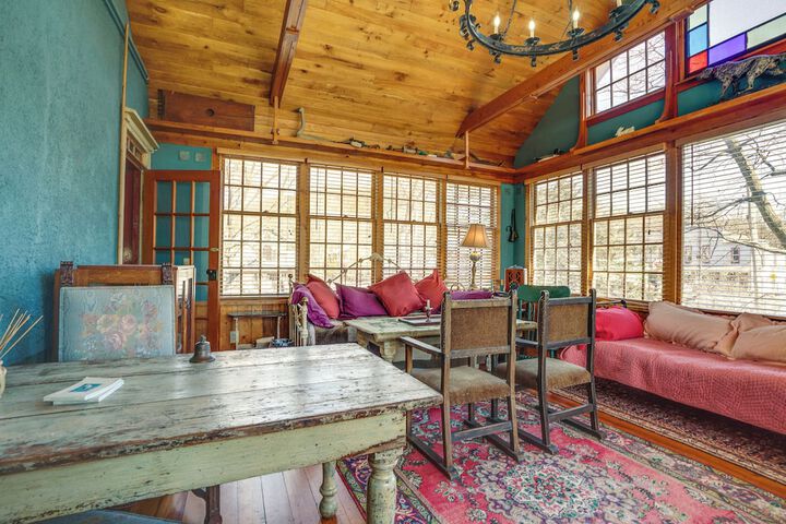 Lake Pepin Getaway w / Pond Walk to Restaurants!