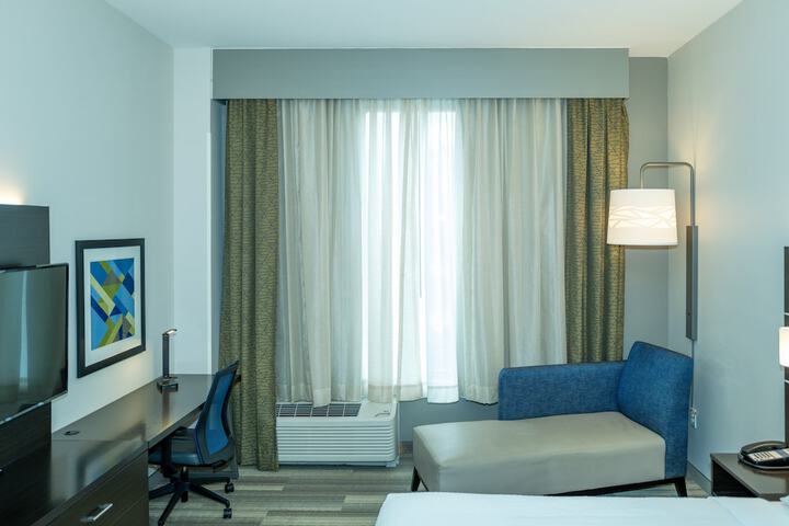 Room 53 of 87
