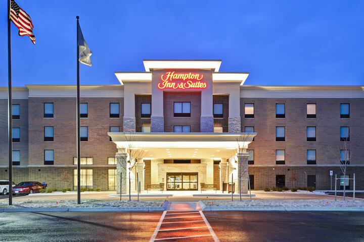 Hampton Inn & Suites Detroit / Warren