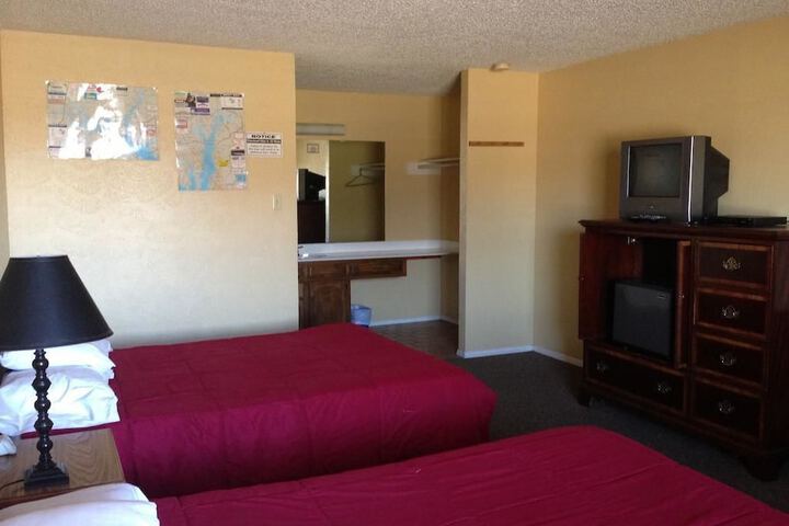 Room 11 of 13