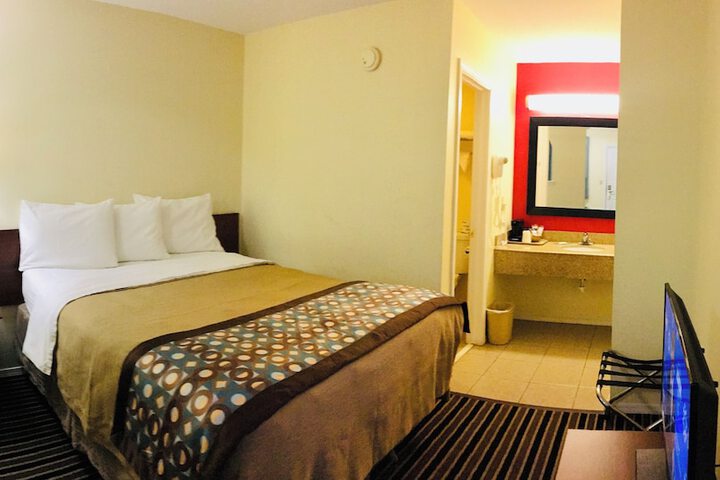 Room 11 of 14