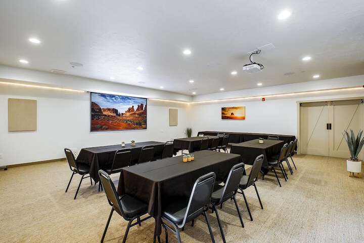 Red Sands Hotel