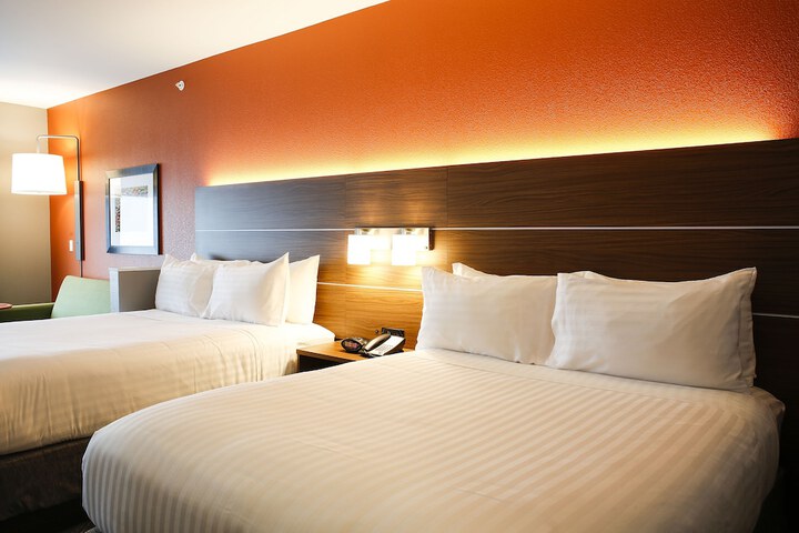 Room 33 of 57