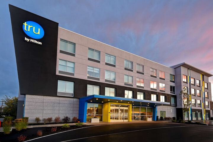 Tru by Hilton Concord