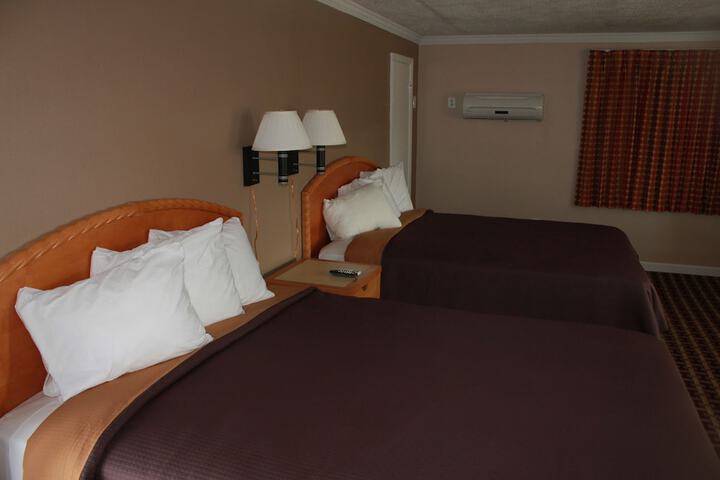 Room 13 of 18