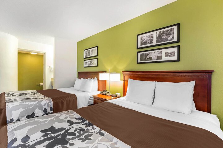 Room 17 of 32