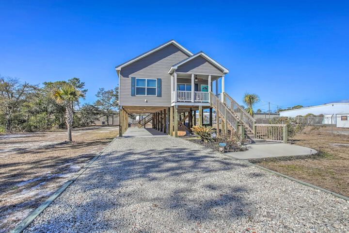 Ocean Isle Beach Escape - Centrally Located!