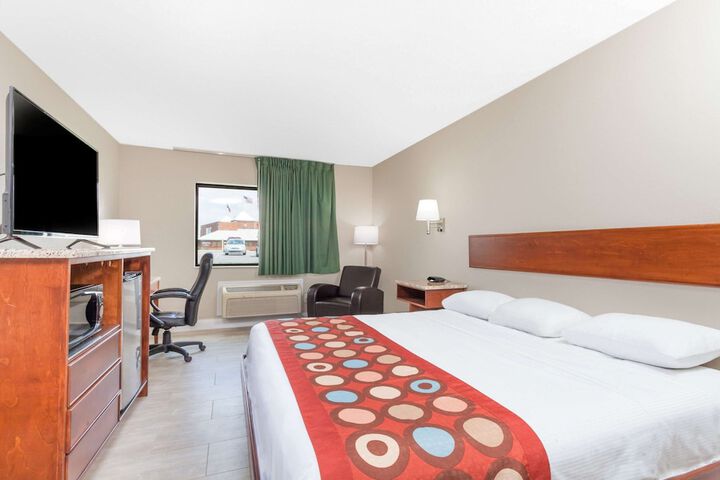 Room 15 of 19