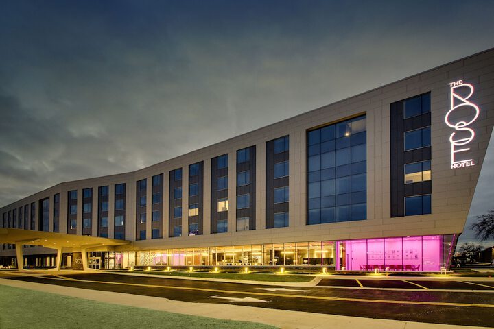 Hotel 4 of 90