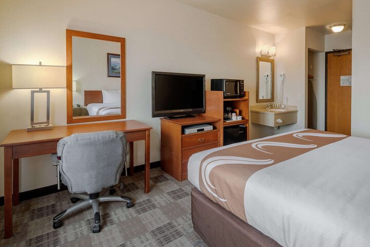 Room 15 of 34