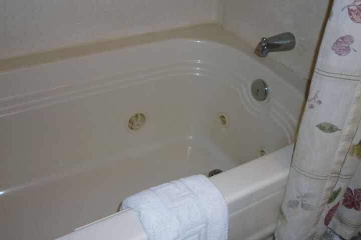 Hot Tub 33 of 38