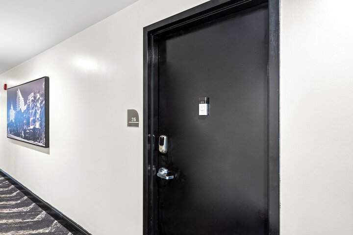 Ballroom/Hall 115 of 117