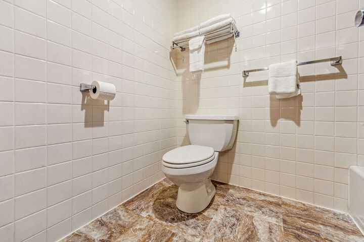 Room 40 of 62