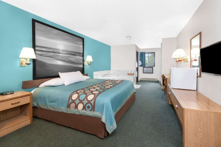 Room 17 of 35