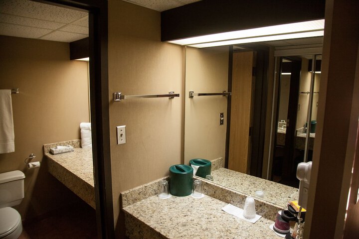 Room 40 of 85