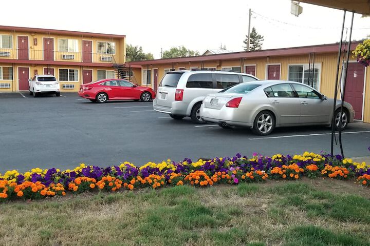 Property Grounds 20 of 20