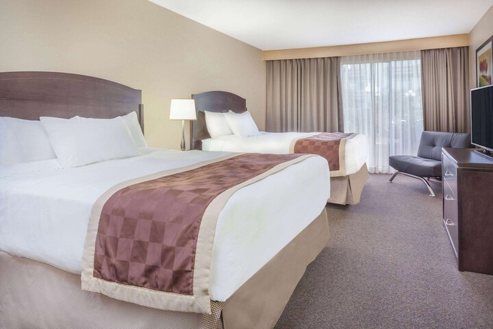 Room 5 of 44