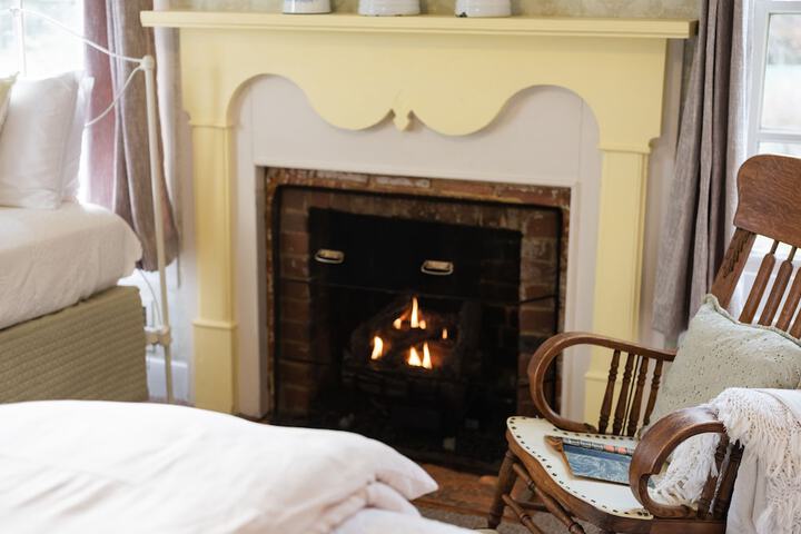The Mast Farm Inn