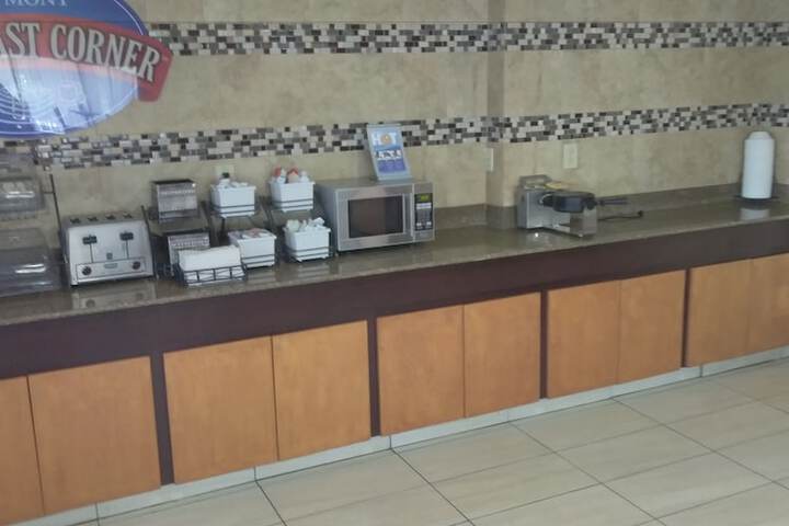 Breakfast/Coffee Service 59 of 71