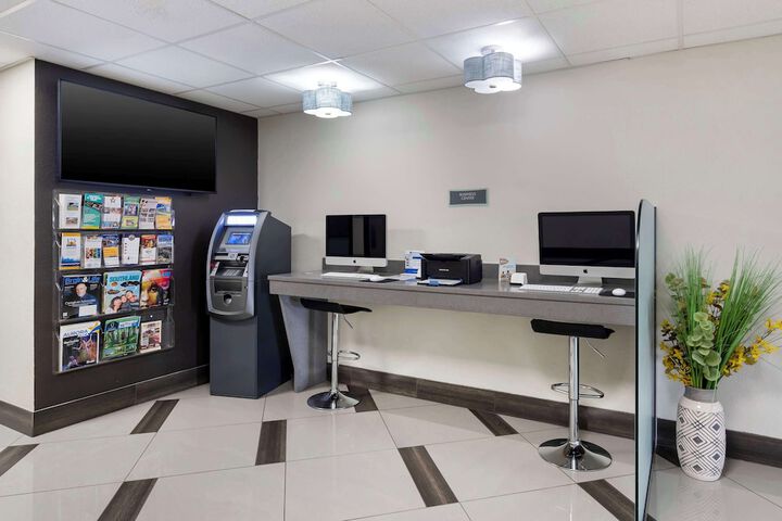 Business Center 26 of 27