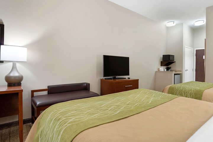 Room 6 of 25