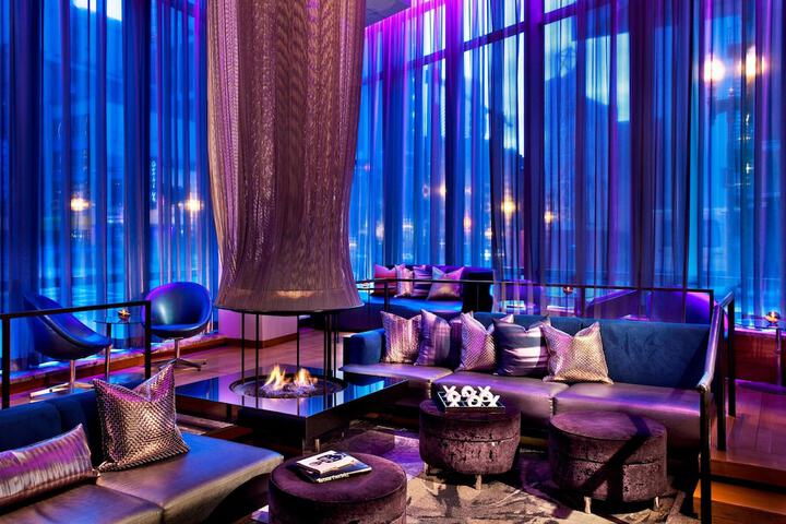 Lounge 186 of 197