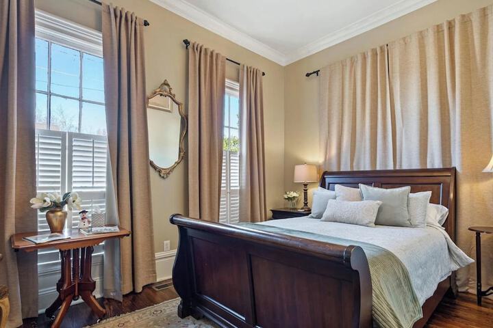Room 25 of 63