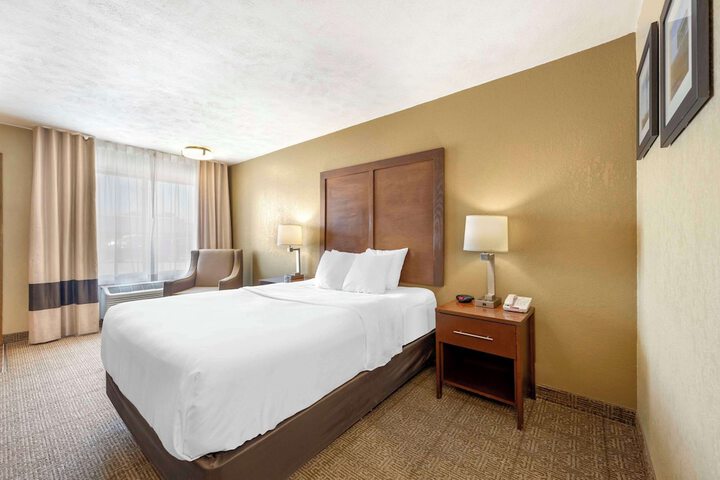 Room 30 of 42
