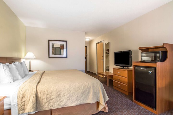 Quality Inn Morris I-80