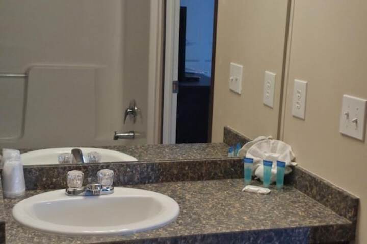 Instalodge Hotel & Suites