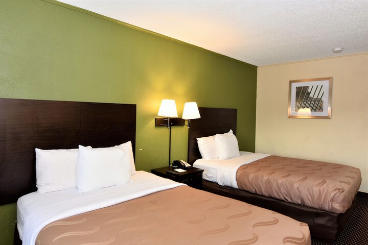 Room 18 of 28