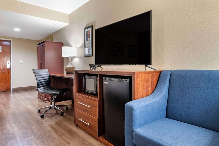 Room 15 of 34