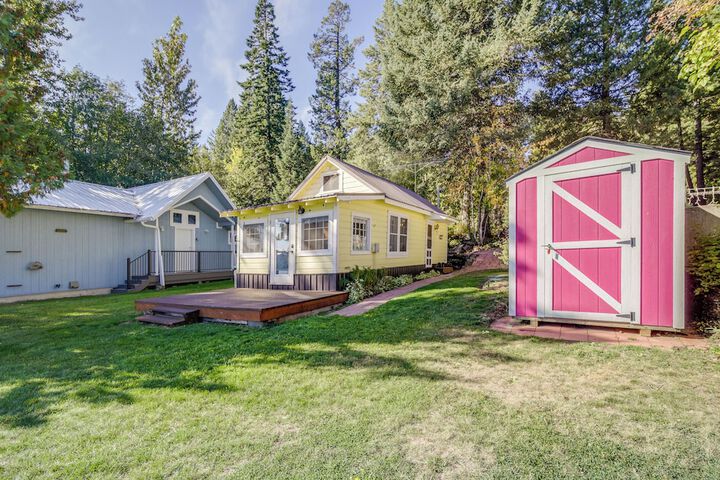 Newport Cabin on Diamond Lake w / Private Boat Dock