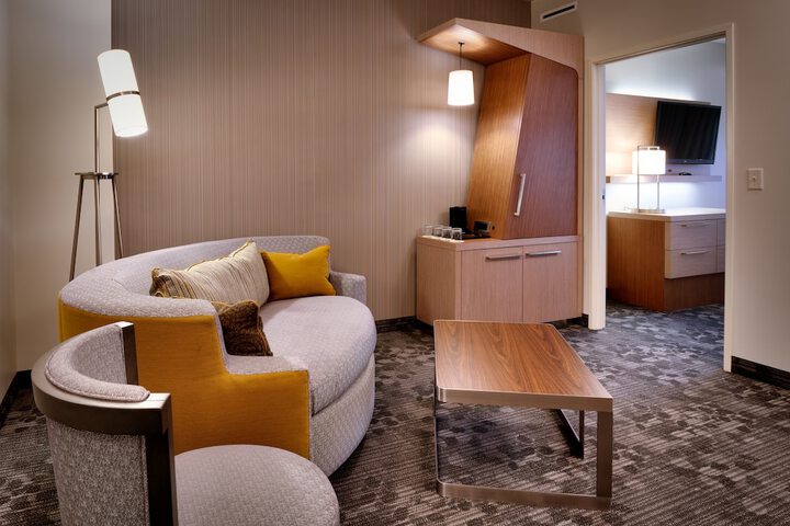 Room 33 of 71