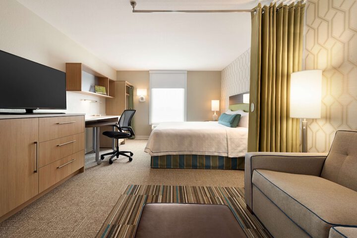 Room 19 of 38