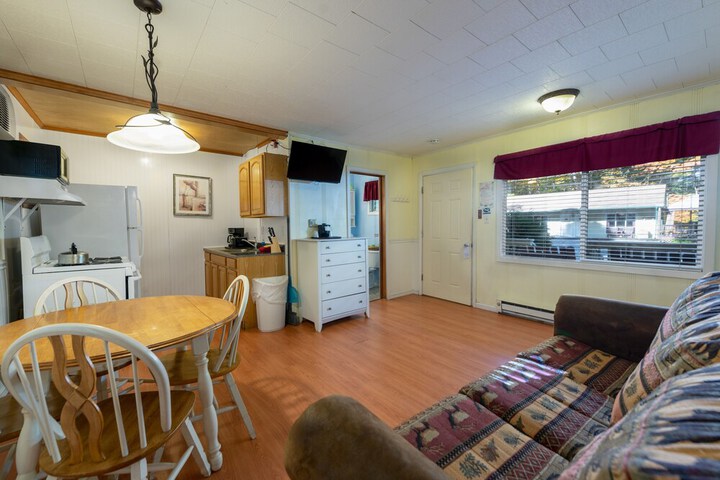 Room 142 of 203