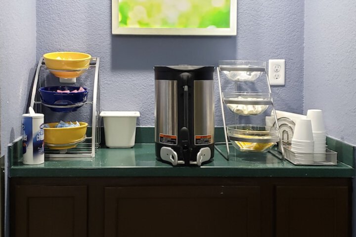 Breakfast/Coffee Service 28 of 33