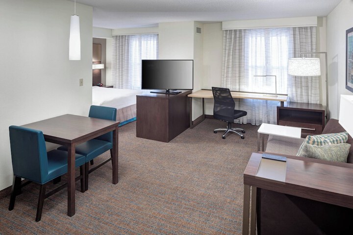 Room 18 of 37