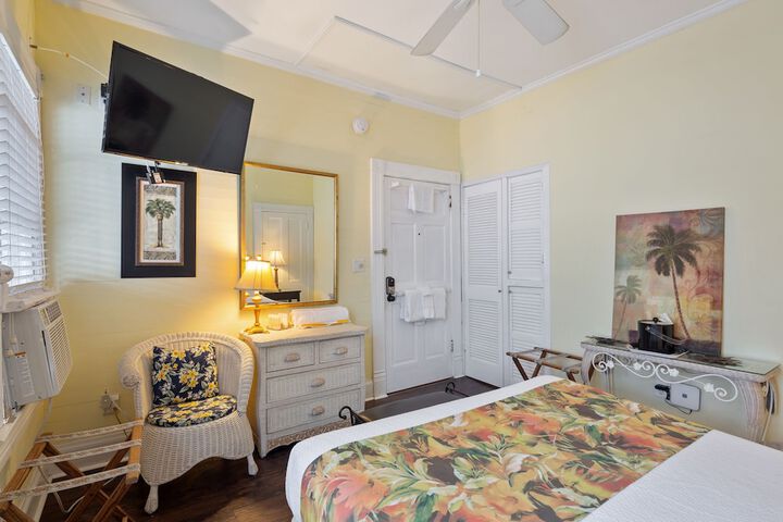 Room 27 of 61