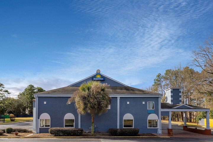 Days Inn by Wyndham Columbia