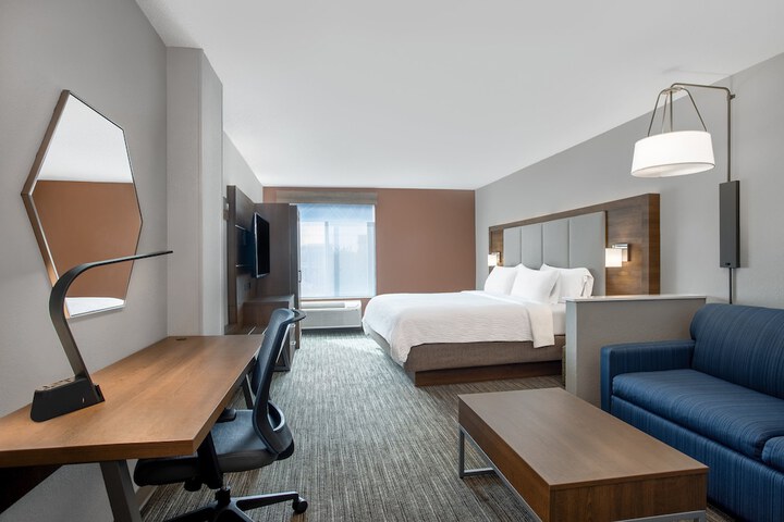 Holiday Inn Express Hotel & Suites Clinton by IHG