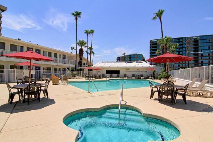 Pool 13 of 31