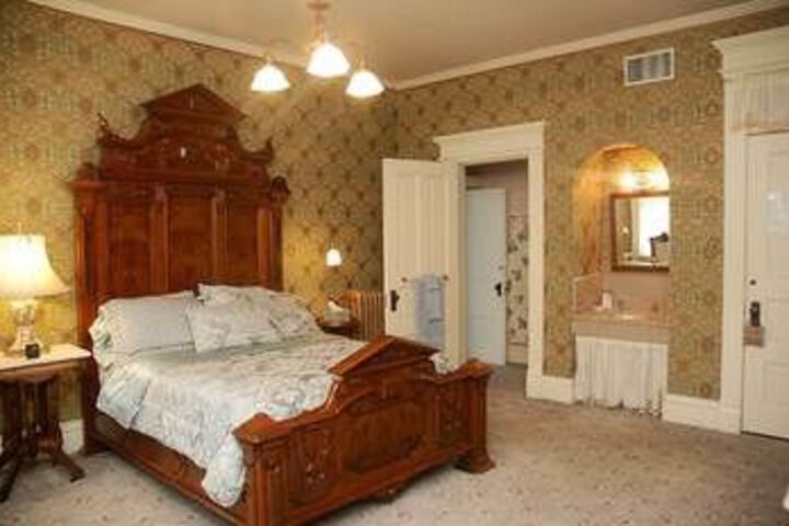The Grand Anne Bed & Breakfast