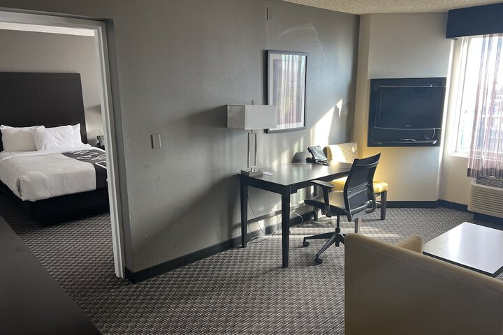 Room 9 of 40