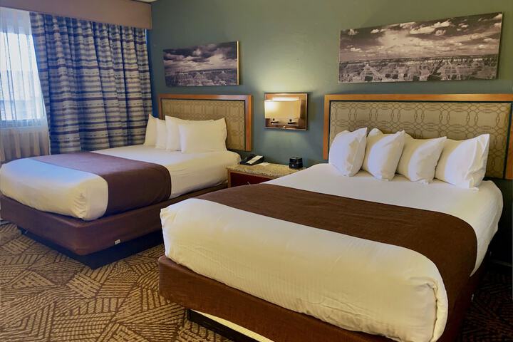 Thunderbird Lodge - Inside the Park